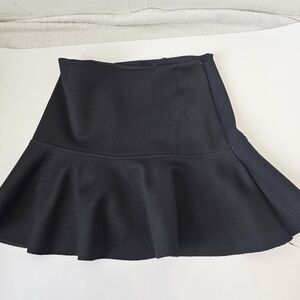 H&M Black Textured Mini Pleated Skirt Sz 4 Y2K Fairycore  Casual Preppy